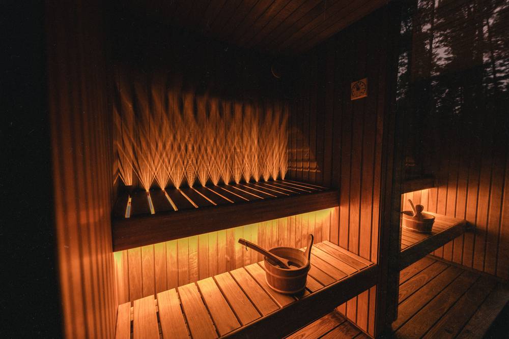 Saunalava soe valgusmäng, leilikibu ja kulp